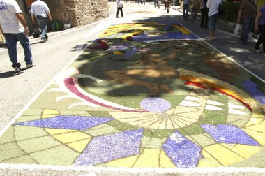 Duvarların arasında ve Spello Foligno Montefalco yaklaşıyor