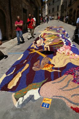 Duvarların arasında ve Spello Foligno Montefalco yaklaşıyor