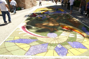 Duvarların arasında ve Spello Foligno Montefalco yaklaşıyor