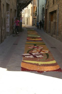 Cannara di Trevi anıtları