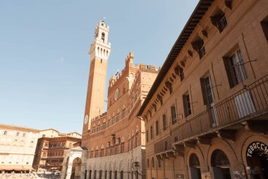 S.Gimignano içinde yürümek