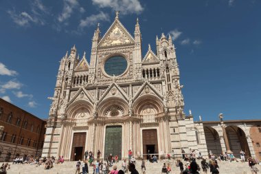 S.Gimignano içinde yürümek