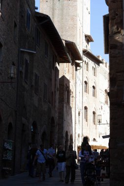 S.Gimignano içinde yürümek