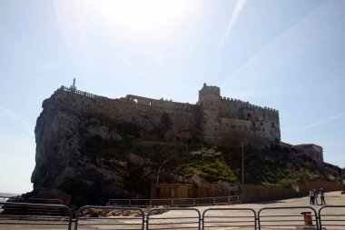 Hoş Pianosa yürümek