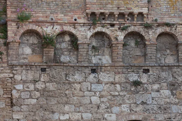 Gimignano Içinde Yürümek — Stok fotoğraf