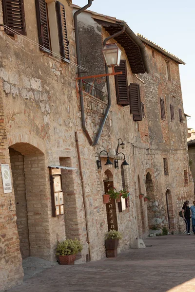 Spaziergang Gimignano — Stockfoto