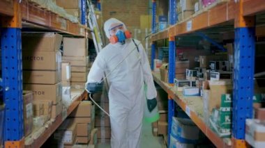 İnsan Dezenfekte Deposu Corona Virüsü. Dezenfektan covid-19. Coronavirus Mers