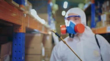 Corona Virüsü. Depoyu dezenfekte et. Dezenfektan covid-19. Coronavirus Mers.