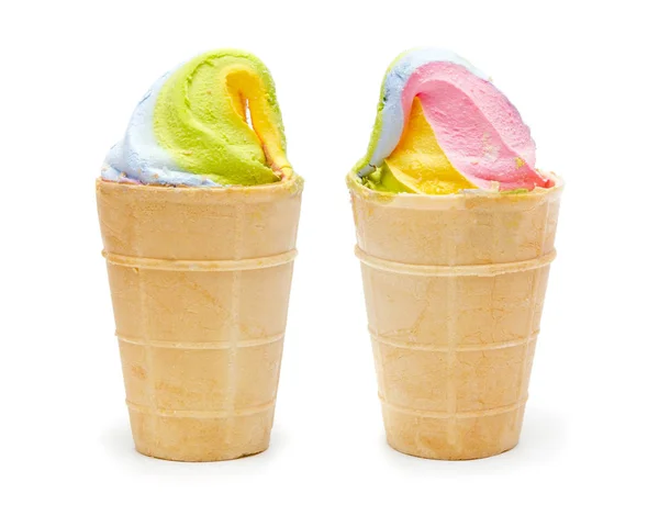 Dva Oplatka Pestrobarevným Poháry Zmrzlinou — Stock fotografie