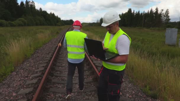 Inženýr Pracovníka Železniční Trati — Stock video
