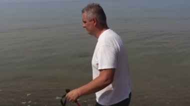 Polonyalılar deniz üzerinde yürüme ile adam