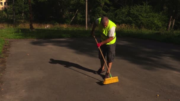 Trabalhador Limpou Praça — Vídeo de Stock