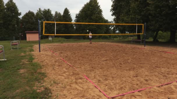 Jogador Voleibol Serve Toda Rede — Vídeo de Stock