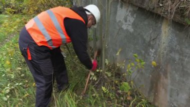 İşçi temiz çalılar beton tasarım