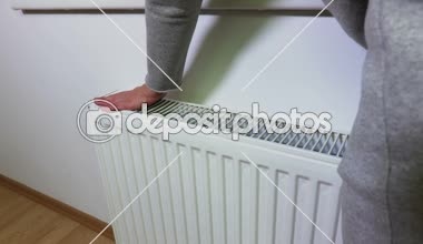 Isıtma radyatör kontrol kadın