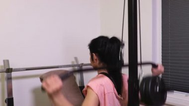  Kadın kazak egzersiz makinesi