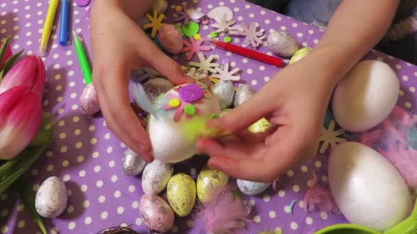 Espacio Trabajo Con Huevos Pascua Decorativos — Vídeo de stock
