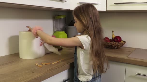 Little Girl Cleaning Table Kitchen — Stock Video