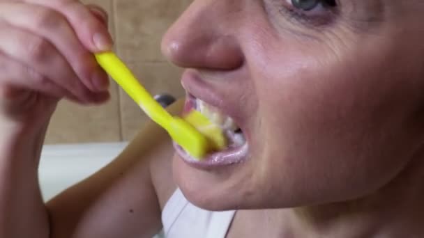 Woman Bath Brushing Teeth — Stock Video