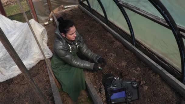 Gardener Blogger Talking Soil Camera — Stock Video