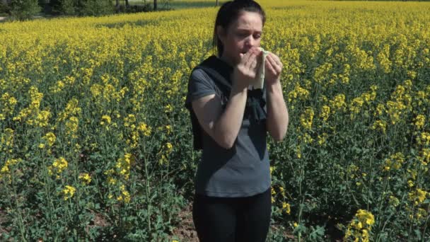 Woman Have Allergic Reactions Spring Flowers Pollen Ragweed Seasonal Plant — Stock Video