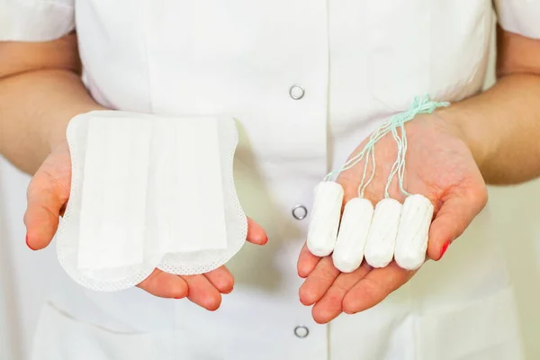 Woman Holding Menstrual Pads Tampons — Stock Photo, Image