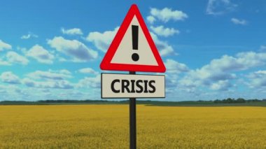 Mavi gökyüzü arka planda Kriz kavramı ile uyarı yol işareti