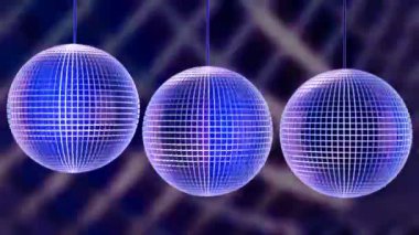 Yanıp sönen ışıklar ile üç dönen disko topları