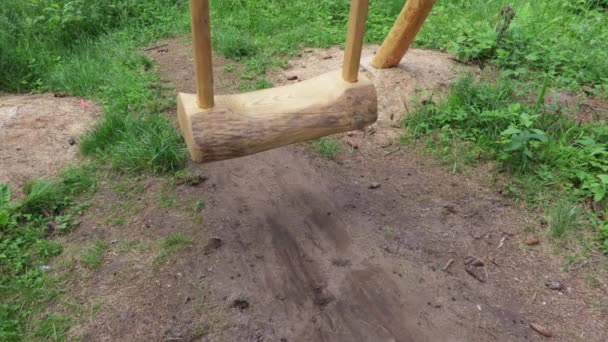 Balançoires Bois Dans Parc Gros Plan — Video