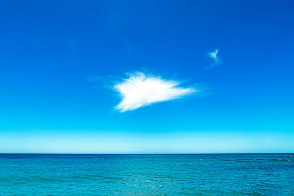 Céu Azul Com Nuvens Fotografia De Stock
