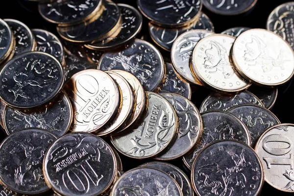 Nahaufnahme Eines Stapels Russischer Zehn Kopek Münzen Aus Messing Einem — Stockfoto