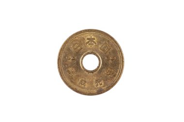 Beyaz bir arka plan üzerinde izole bir Japon beş yeni madalyonun bir super makro görüntü