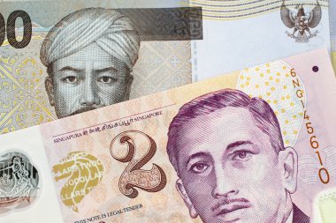 2000 Endonezya Rupiah banknot iki Singapur Doları notla görüntüsünü yakından