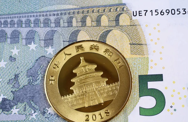 Крупним Планом Зображення Китайського Золоті Монети Поточного Випуску Ять Євро — стокове фото