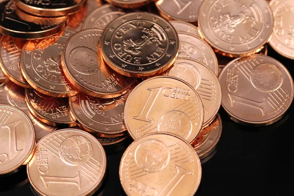 Ein Haufen Glänzender Neuer Ein Euro Cent Münzen Extremer Makroqualität — Stockfoto