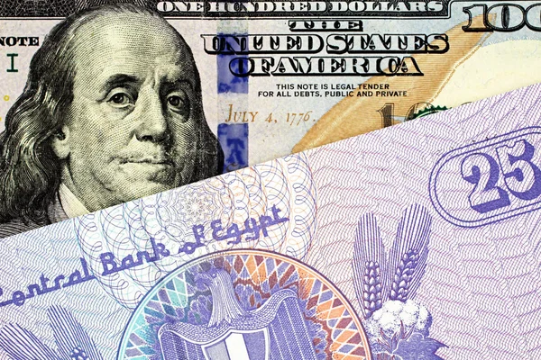 埃及25皮阿斯特钞票的宏观形象 一张100美元的钞票关闭 — 图库照片