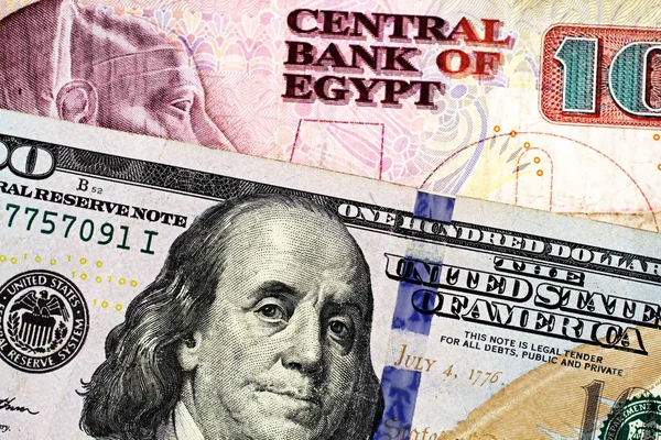 Egy Egyiptomi Tíz Font Bankjegy Kék Amerikai Száz Dollár Bill — Stock Fotó