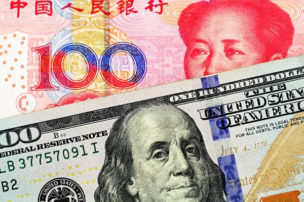 Makro Bild Kinesisk Hundra Yuan Sedel Med Amerikansk Hundra Dollar — Stockfoto