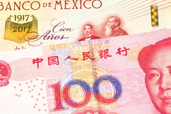 100 Mexikanska Peso Bill Skjuten Makro Med Röd 100 Yuan — Stockfoto