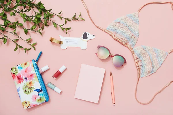 Verano Moda Belleza Plana Laico Accesorios Vacaciones Playa Bikini Gafas — Foto de Stock