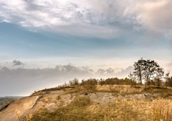 Tree Hill Sunrise Cloudy Foggy Day — Stock Photo, Image