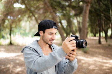 kafkas adam fotoğrafçı çekim resimleri ve video düzenleme