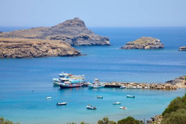 Yunanistan gezisi Lindos Rhodos şehir Island yakınındaki yaz, güzel Bay