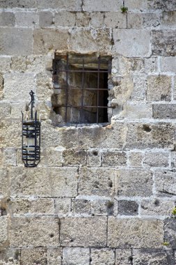 Izgara pencere ve fener bir eski bina, Rodos, Yunanistan