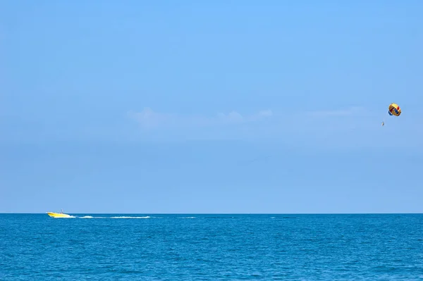 Parasailing Giornata Sole Sul Mare — Foto Stock