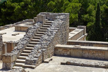 Knossos sarayının harabeleri. Ünlü arkeolojik cazibe. Antik Girit 'in büyük şehri, Minoan uygarlığının ve kültürünün merkezi. Girit Adası, Yunanistan.