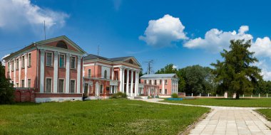 YAROPOLEts VILLAGE, VOLOKOLAMSK DISTRICT, RUSSIA - 24 Haziran 2006: Gontcharov aile mülkü (eski Zagryazhsky mülkü) Yaropolets köyü, Volokolamsk bölgesi, Moskova bölgesi, Rusya