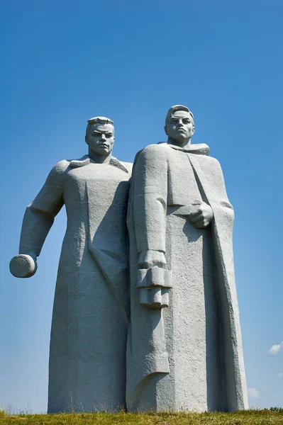 ロシアのデュボセコヴォ 2006年7月8日 第二次世界大戦中のデュボセコヴォの戦い ネリドヴォ村 モスクワ地方の戦いの代わりに28のパンフィロフの英雄記念碑 — ストック写真