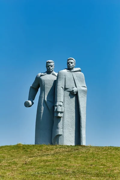 ロシアのデュボセコヴォ 2006年7月8日 第二次世界大戦中のデュボセコヴォの戦い ネリドヴォ村 モスクワ地方の戦いの代わりに28のパンフィロフの英雄記念碑 — ストック写真