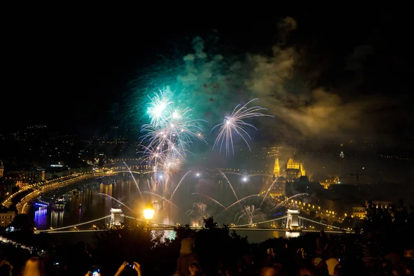 Agosto Fuochi Artificio Sul Parlamento Budapest Sul Danubio Sul Ponte — Foto Stock